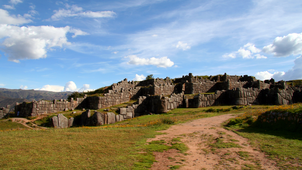 1-Day Andean Market and Ruins South Valley Cusco